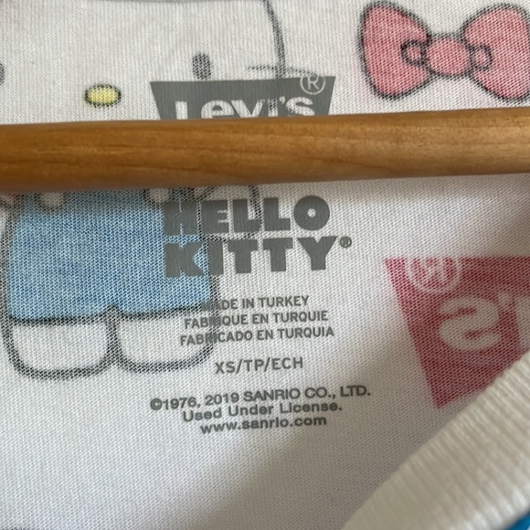 Levi’s cropped woman’s short sleeve tee shirt - Sanrio Hello Kitty - Picture 5 of 12